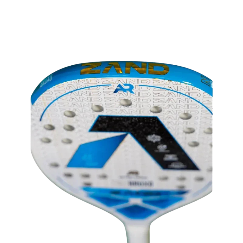 Close-up of smooth surface finish on Zand Z Wizard Bruxo Antomi Ramos 2025 beach tennis racket face