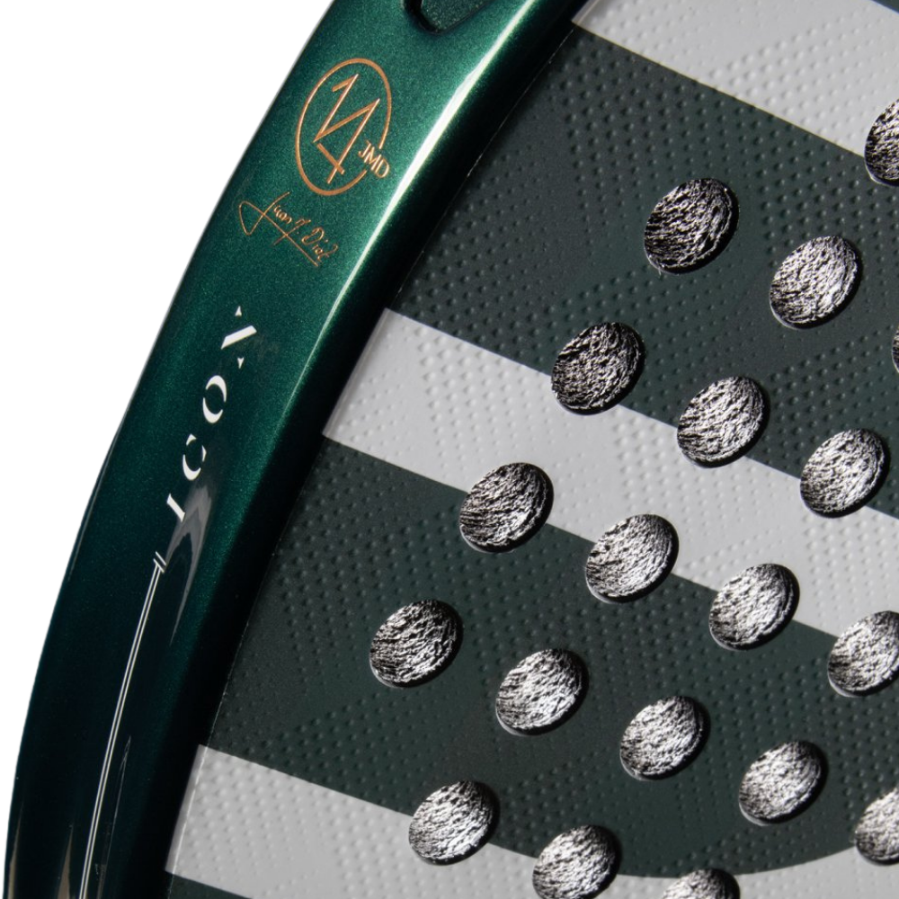 Bullpadel Icon 26 carbon surface detail padel racket